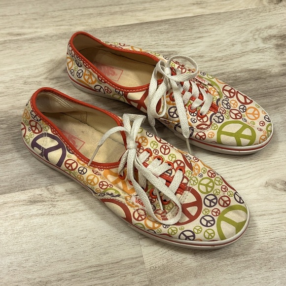 Vans Lace-up Canvas Classic Sneaker Cream w/Colorful Peace Signs / Women's 7.5 - Picture 1 of 8